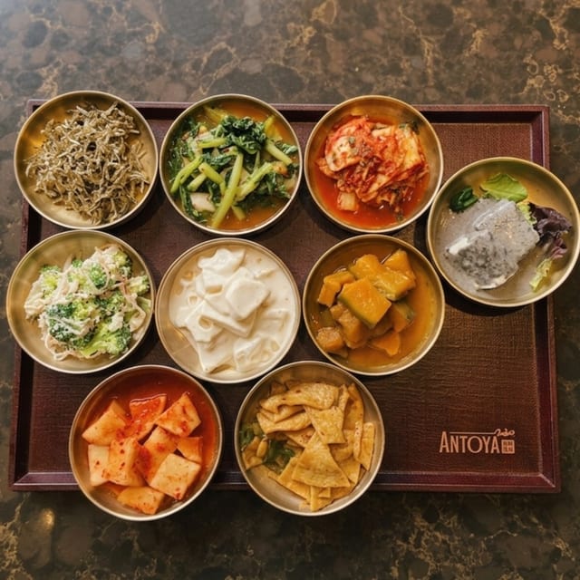 4 Banchan.
