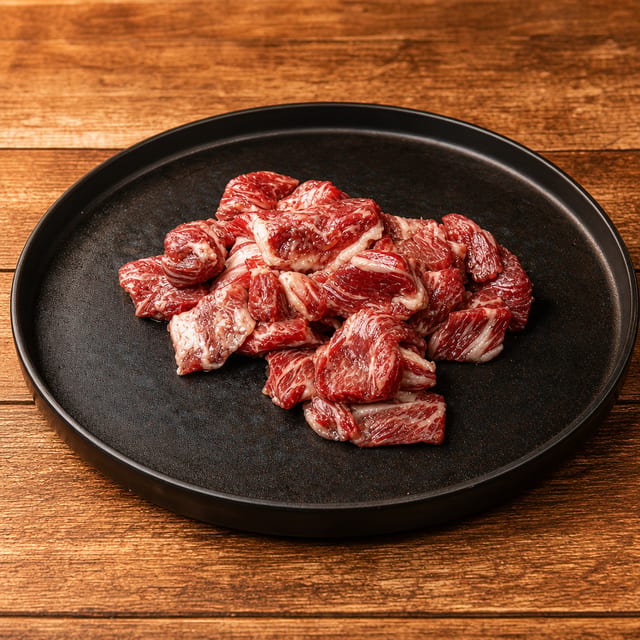 Seasoned Cubed Short Rib (Jumoolruk).